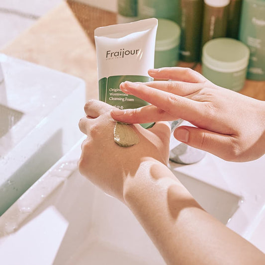 Fraijour Wormwood Cleansing Foam