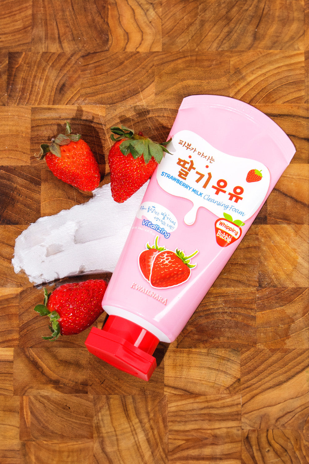 Kwailnara Strawberry Milk Cleansing Foam 120ml